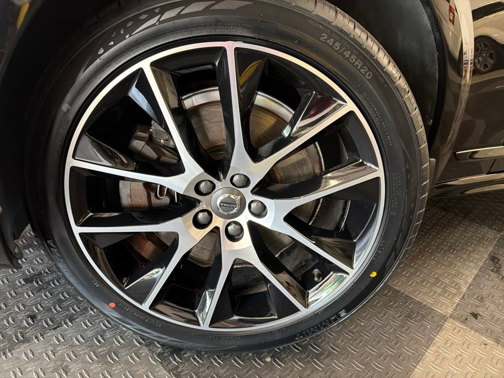 Used 2018 Volvo V90 T6 Cross Country w/ Convenience Package AWD/4WD image 4
