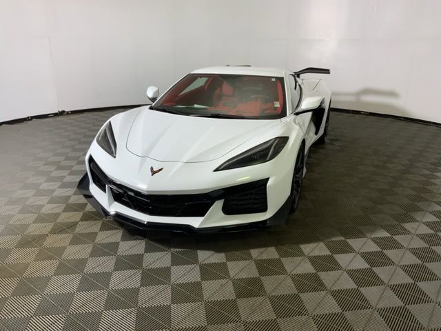Used 2023 Chevrolet Corvette Z06 w/ Z07 Performance Package image 4