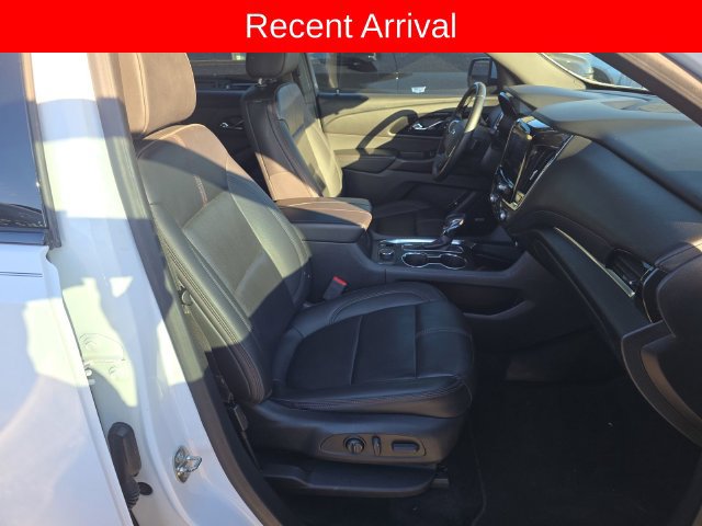 Used 2023 Chevrolet Traverse RS FWD image 10