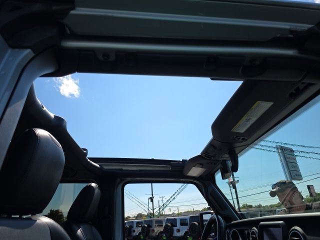 Used 2023 Jeep Wrangler Unlimited Sahara w/ Cold Weather Group image 44