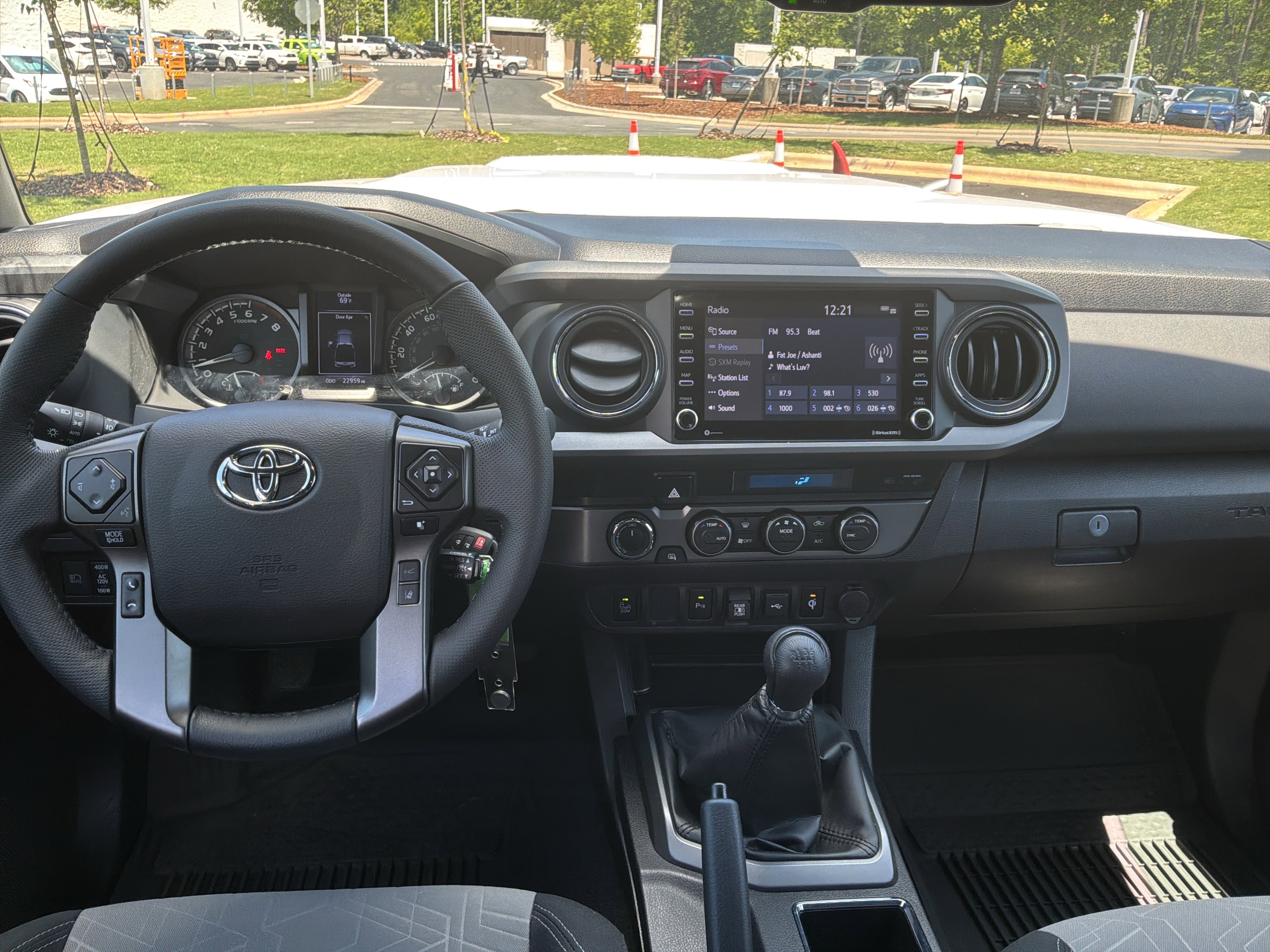 Used 2022 Toyota Tacoma TRD Sport w/ Technology Package AWD/4WD image 28