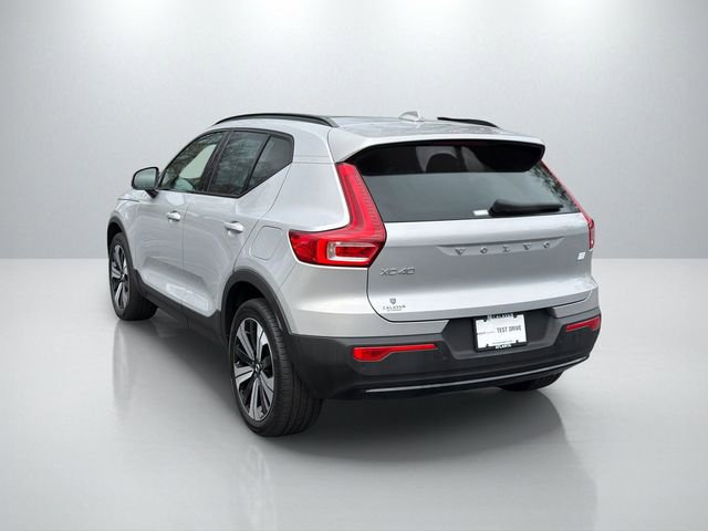 Used 2023 Volvo XC40 Recharge Plus image 5