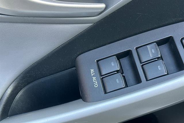 Used 2014 Toyota Prius Four image 11