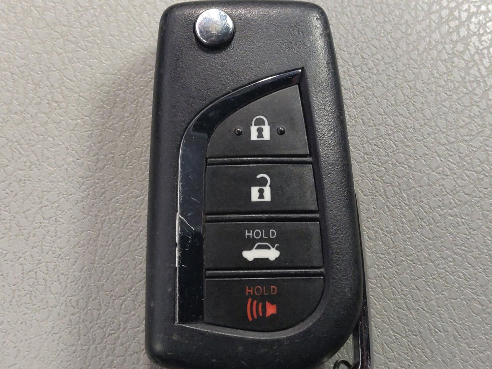 Used 2019 Toyota Camry LE image 32