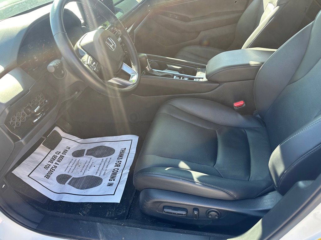 Used 2024 Honda Accord Touring image 10