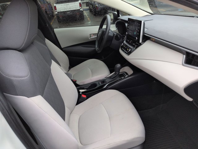 Used 2021 Toyota Corolla LE image 19