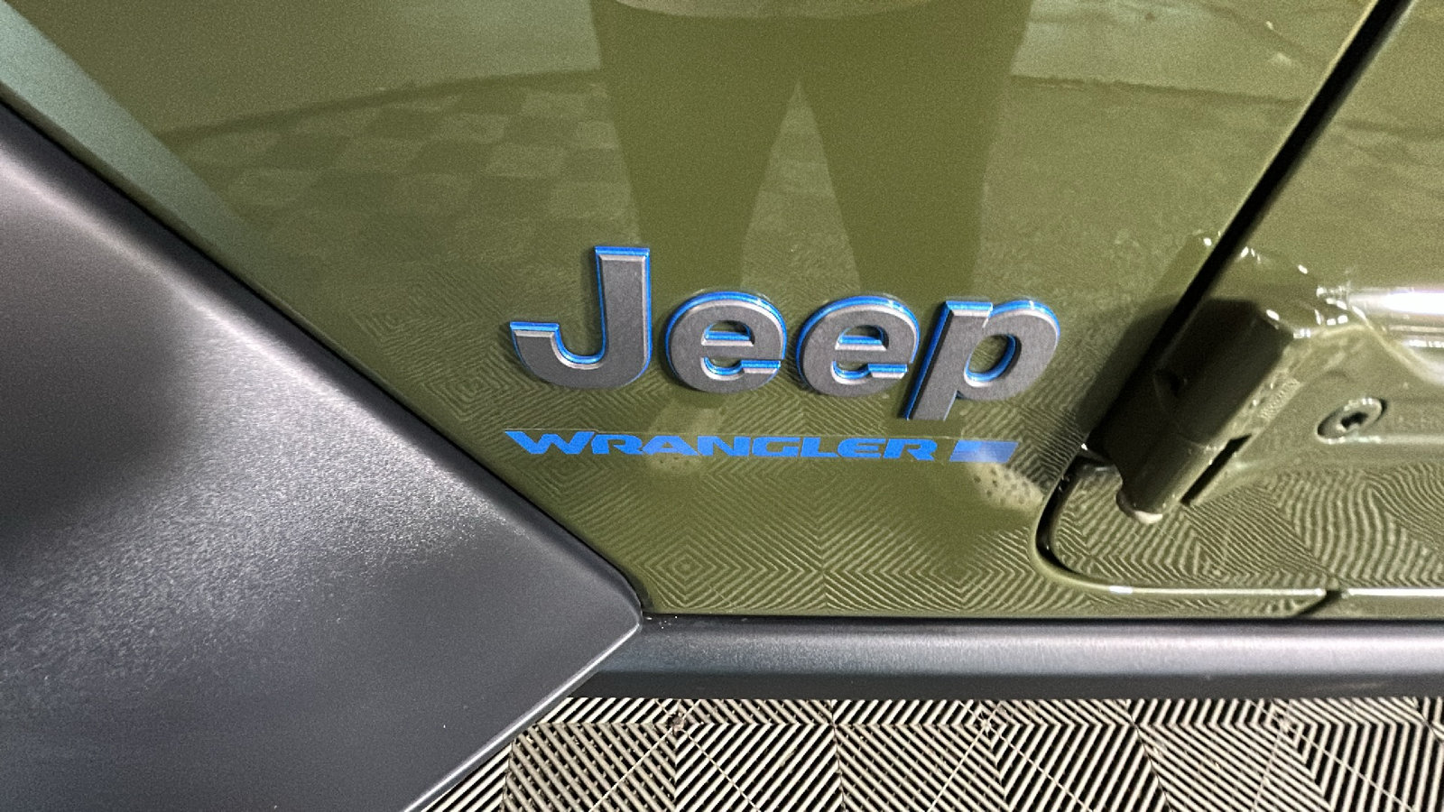 Used 2023 Jeep Wrangler Unlimited w/ Cold Weather Group AWD/4WD image 11