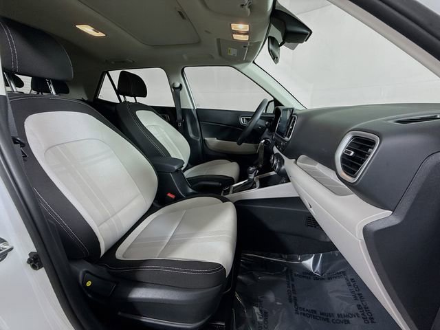 Used 2022 Hyundai Venue SEL FWD image 29