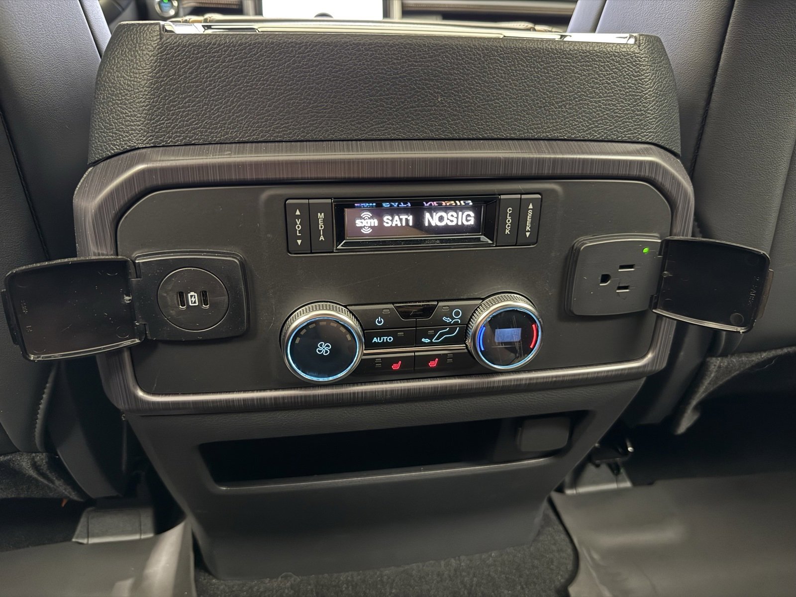 Used 2024 Ford Expedition Max Platinum image 27