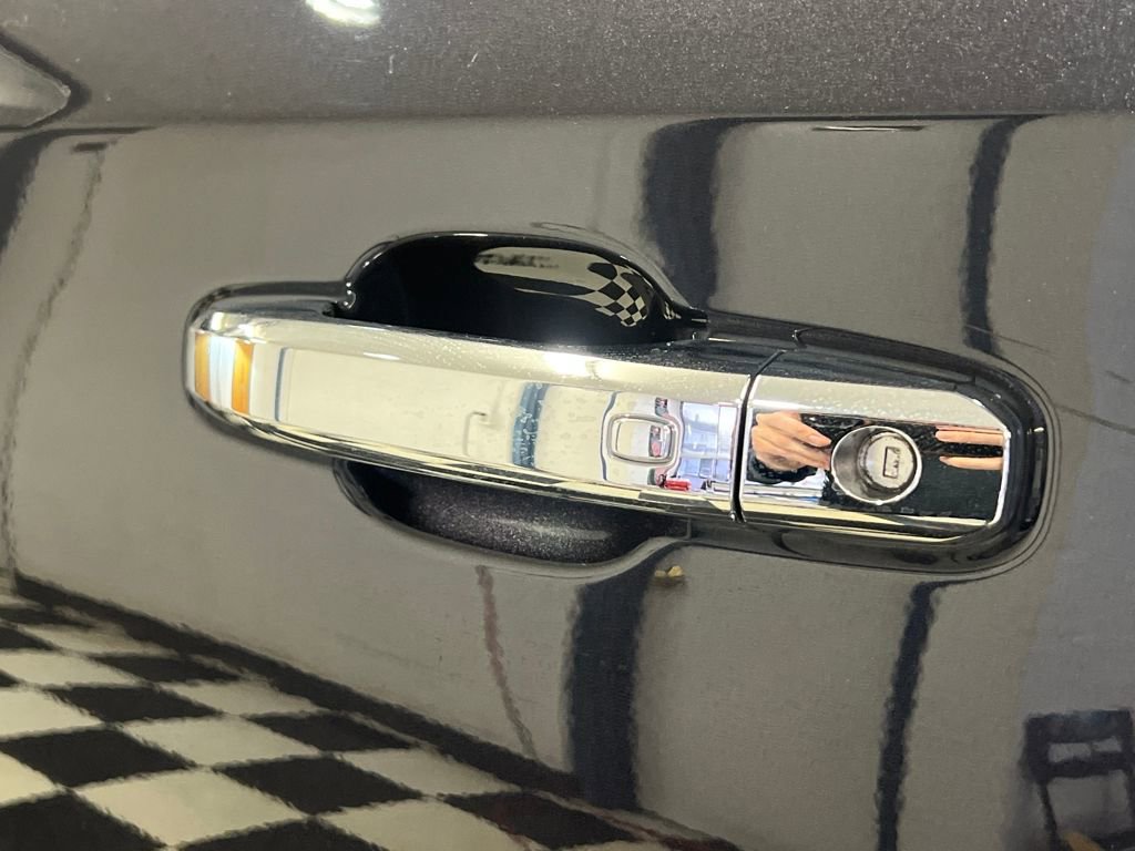 Used 2023 Chevrolet Silverado 1500 High Country w/ High Country Premium Package image 8