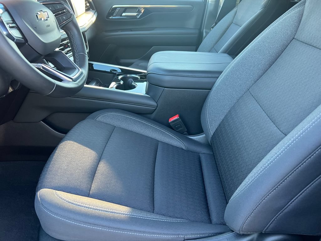 Used 2025 Chevrolet Tahoe LS AWD/4WD image 11