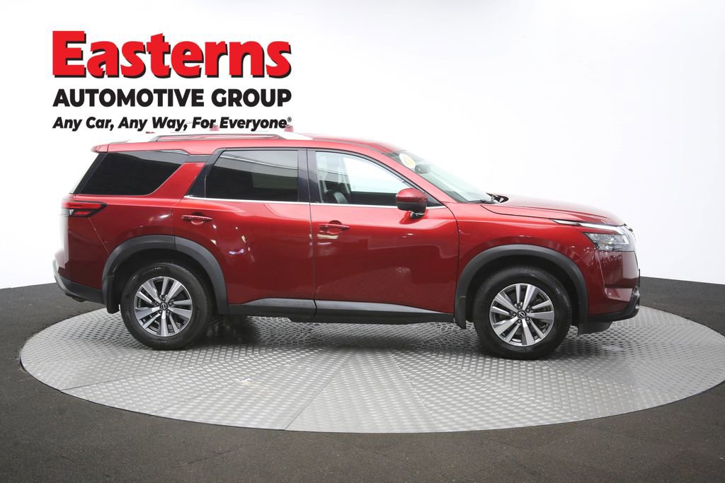 Used 2022 Nissan Pathfinder SL AWD/4WD image 45