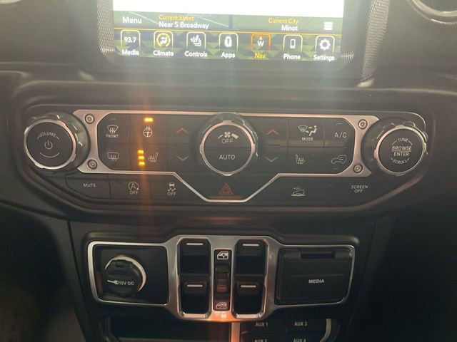 Certified 2023 Jeep Wrangler Sahara w/ Dual Top Group image 19