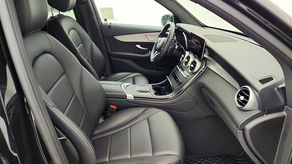 Used 2022 Mercedes-Benz GLC 300 image 22
