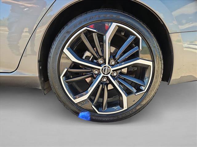 Used 2024 Nissan Altima 2.5 SR image 24