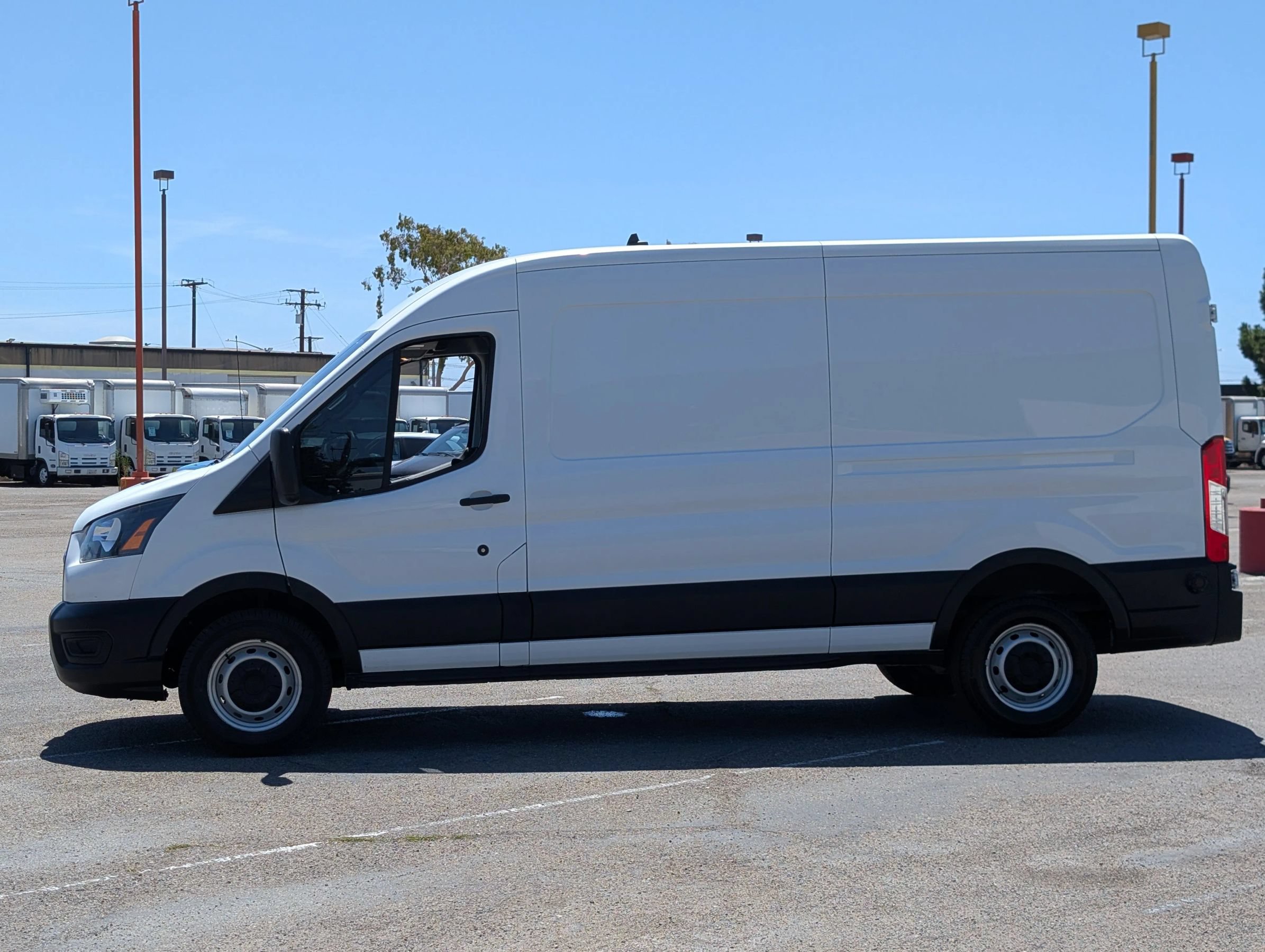 Used 2020 Ford Transit 250 Medium Roof RWD image 4