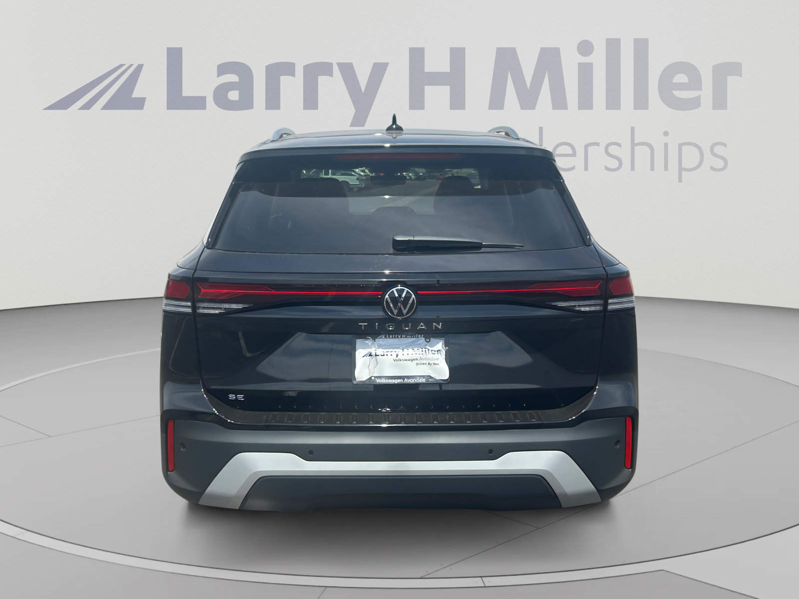 Used 2026 Volkswagen Tiguan SE FWD image 4