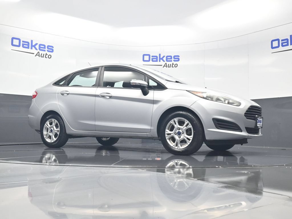 Used 2016 Ford Fiesta SE w/ Cold Weather Package FWD image 33