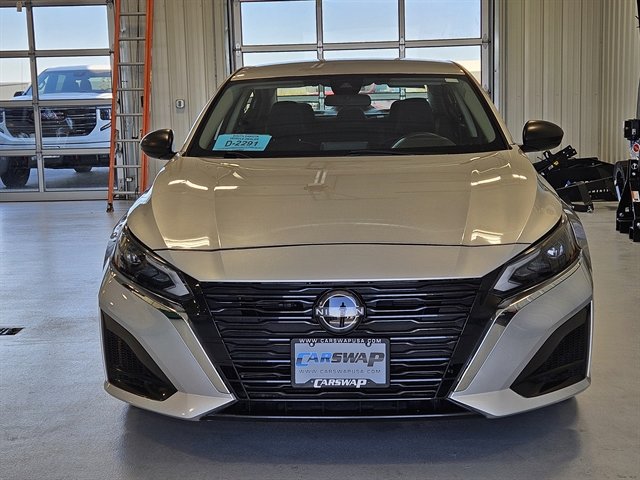 Used 2024 Nissan Altima 2.5 SV image 7