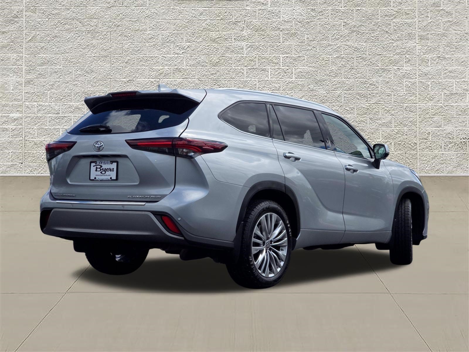 Used 2024 Toyota Highlander Platinum AWD/4WD image 7
