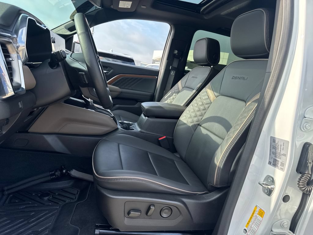 Used 2024 GMC Canyon Denali AWD/4WD image 15