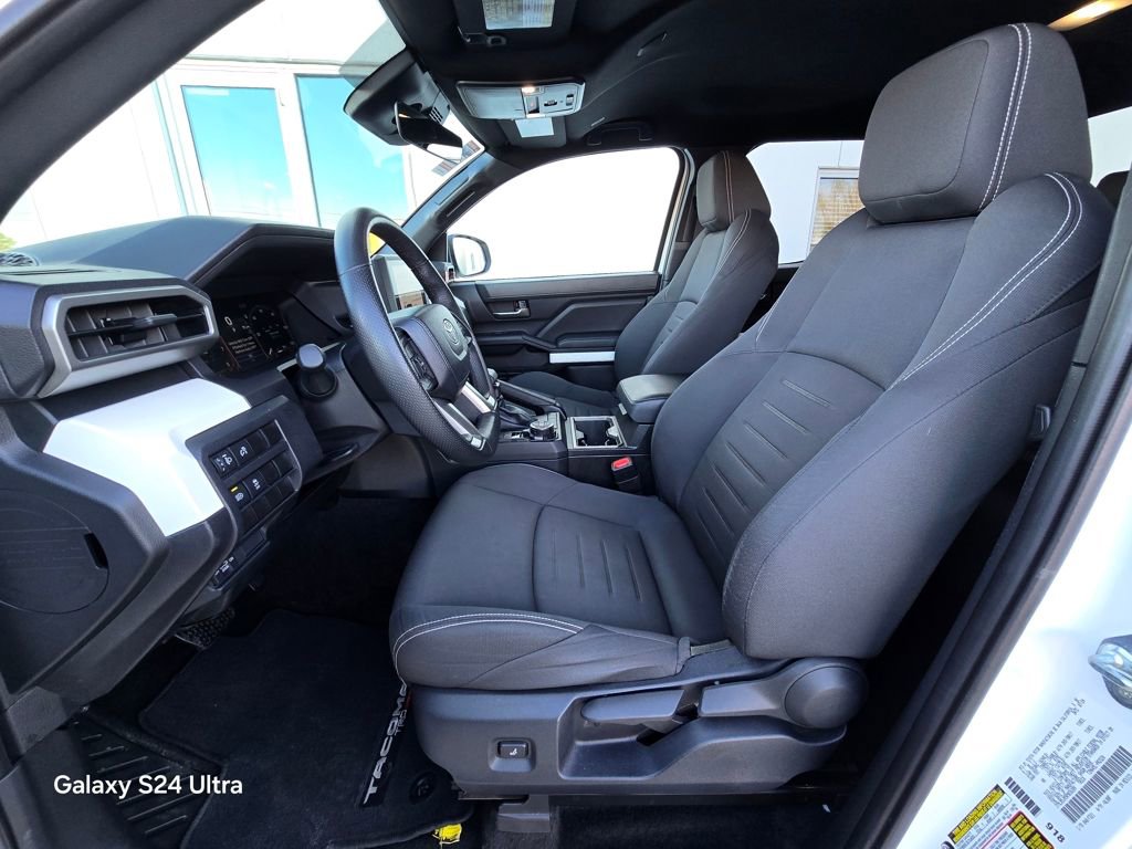 Used 2024 Toyota Tacoma TRD Off-Road image 12