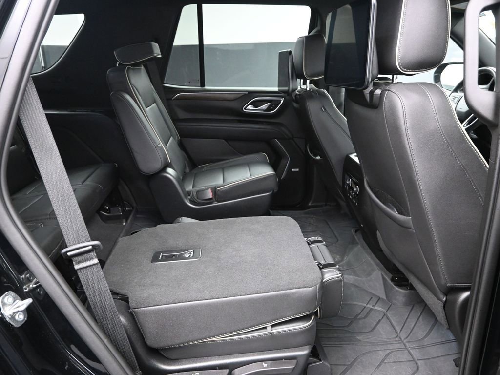 Used 2023 Chevrolet Tahoe Premier AWD/4WD image 41