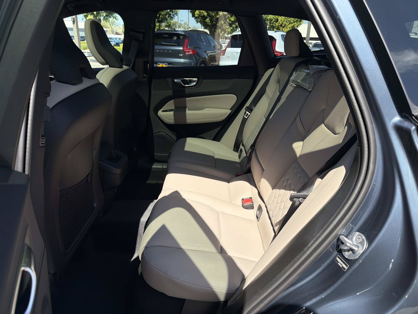 New 2027 Volvo XC60 B5 Core AWD/4WD image 17