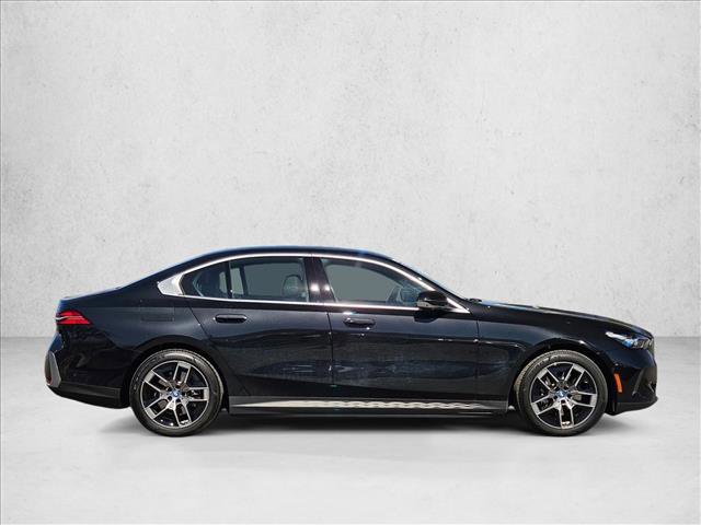 Certified 2025 BMW i5 eDrive40i w/ Premium Package image 4