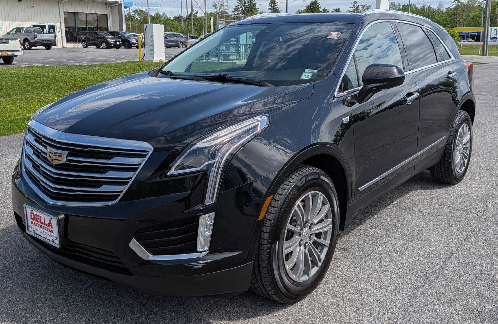 Used 2017 Cadillac XT5 Luxury w/ Driver Awareness Package AWD/4WD image 4