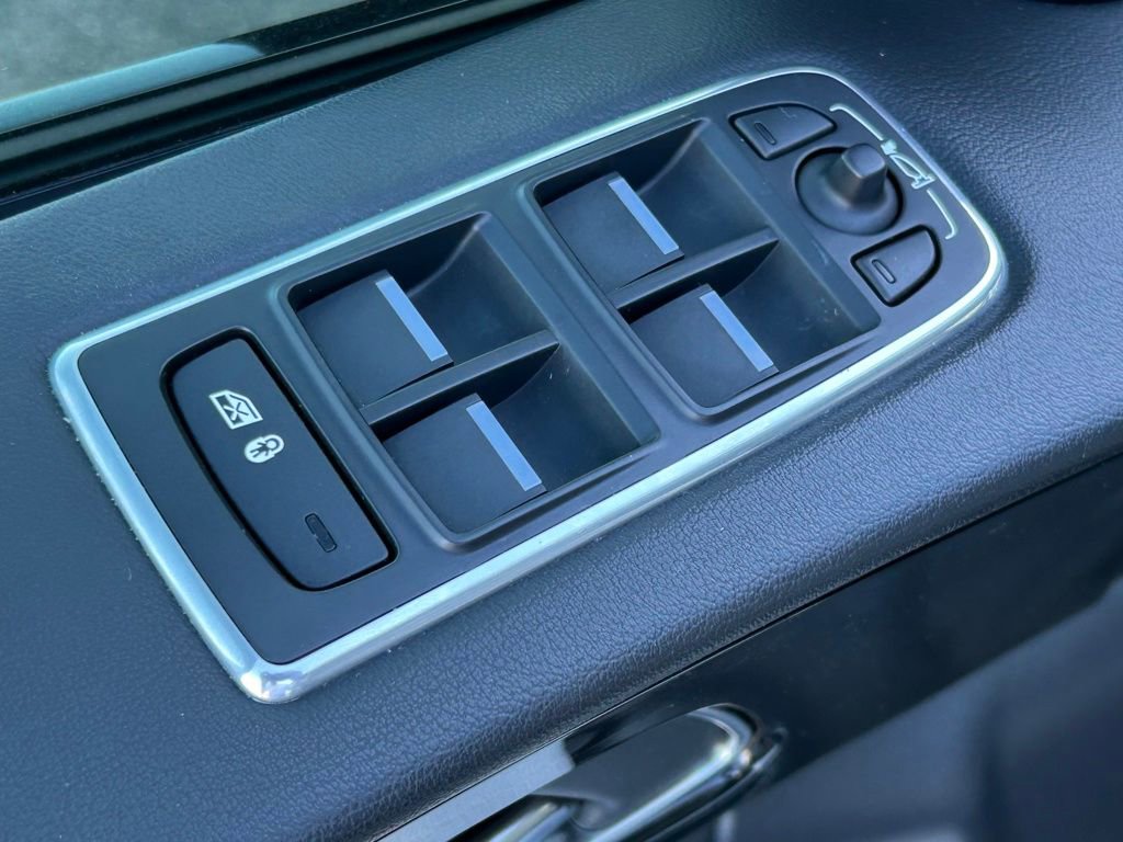 Used 2019 Jaguar F-PACE Prestige image 64