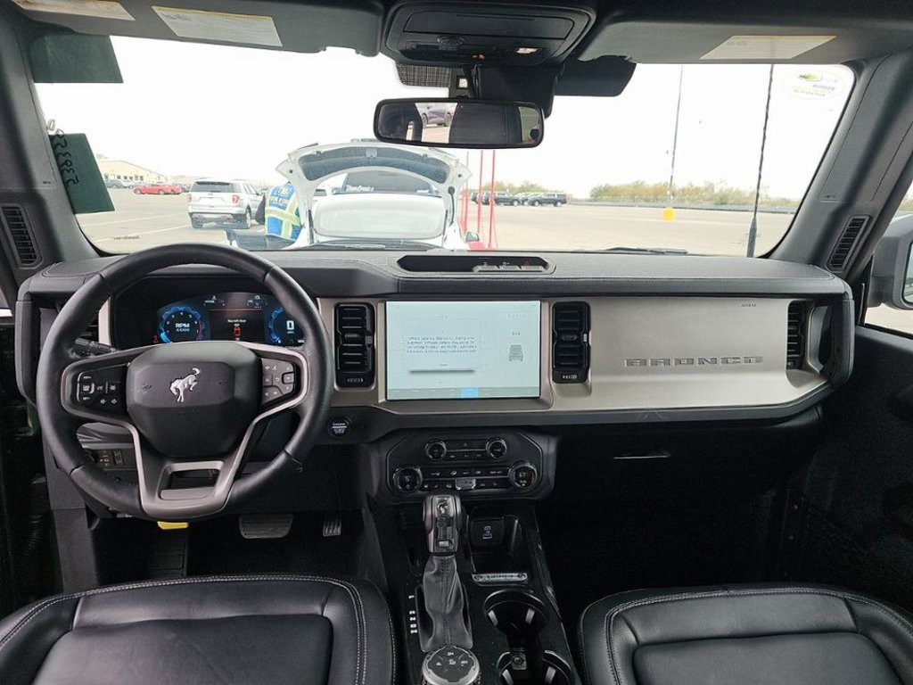 Used 2025 Ford Bronco Outer Banks image 6