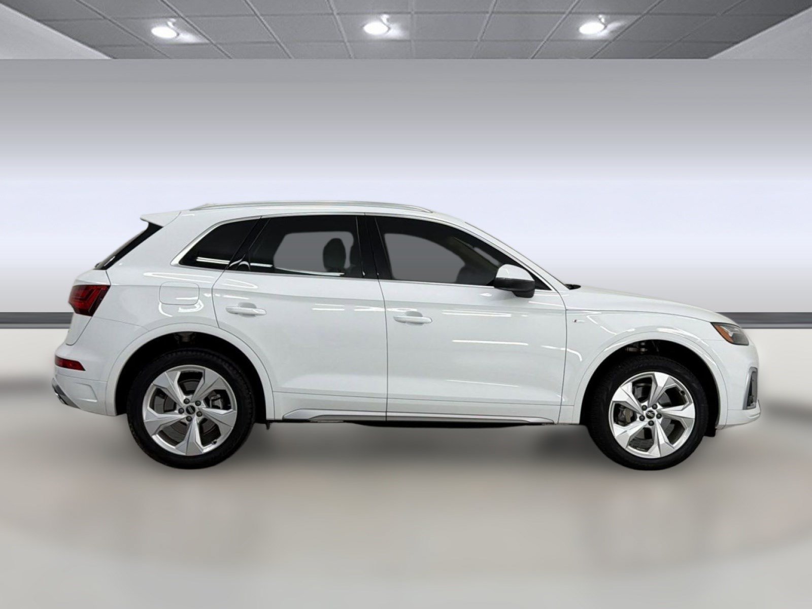 Used 2025 Audi Q5 2.0T Premium Plus w/ Premium Plus Package AWD/4WD image 8