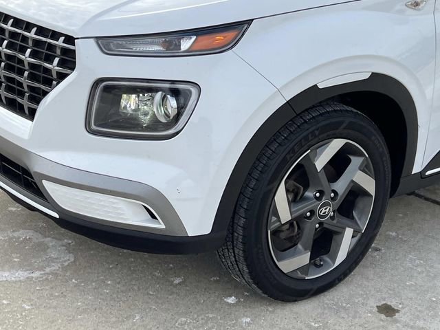 Used 2022 Hyundai Venue Limited image 8