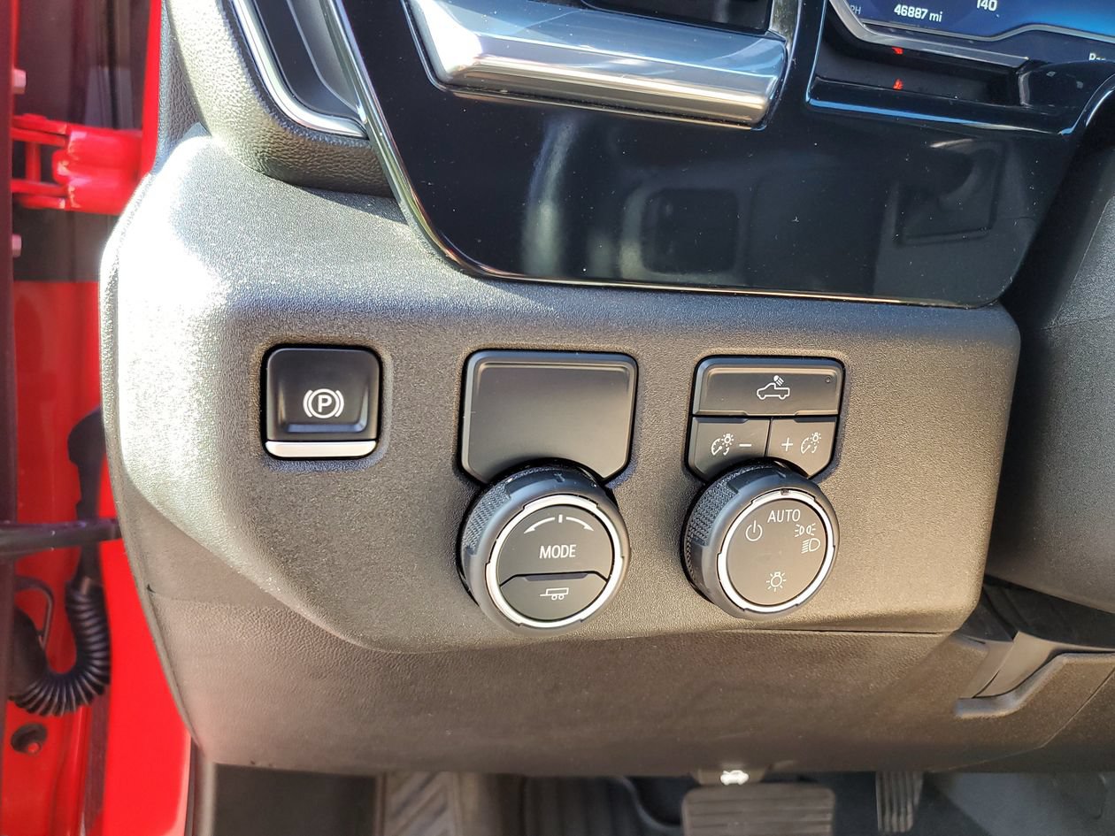 Used 2025 Chevrolet Silverado 1500 LT RWD image 30