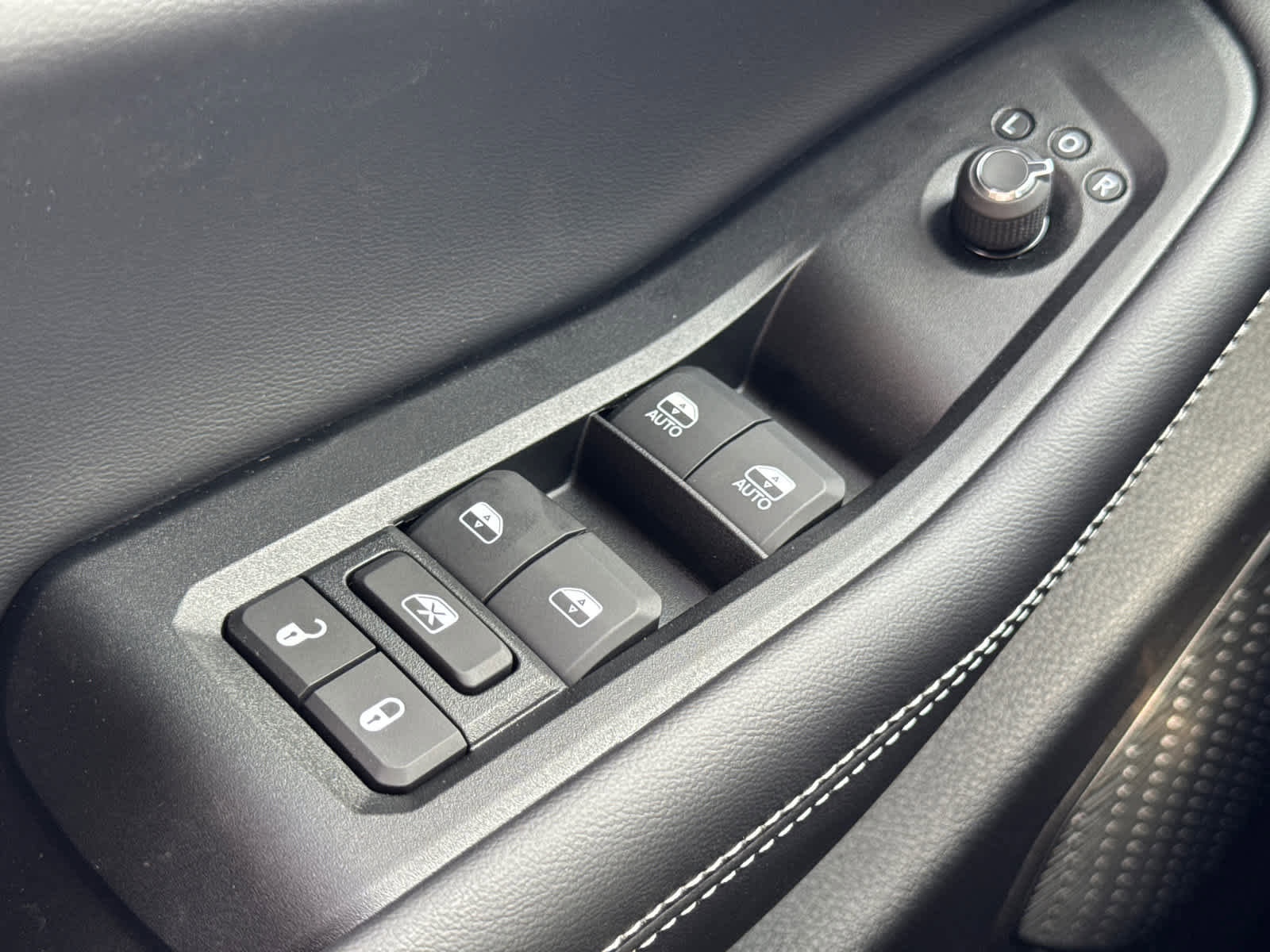 New 2025 Jeep Grand Cherokee Limited w/ Black Appearance Package image 23