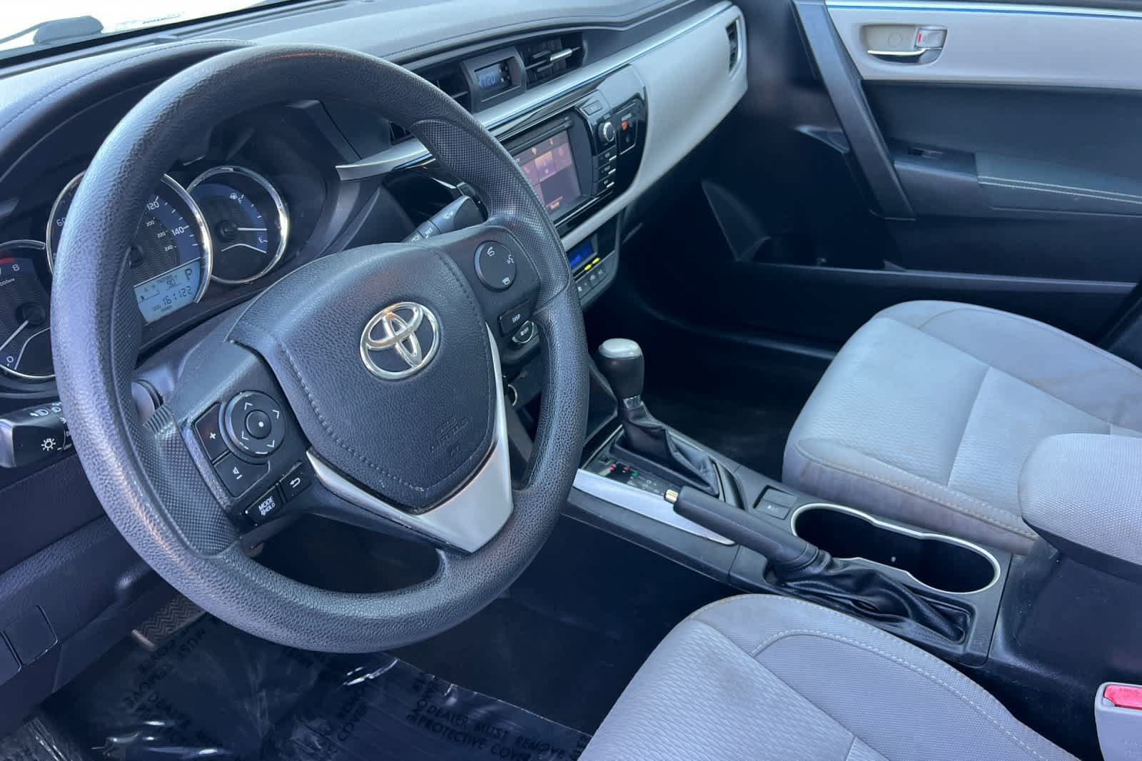 Used 2016 Toyota Corolla LE FWD image 12