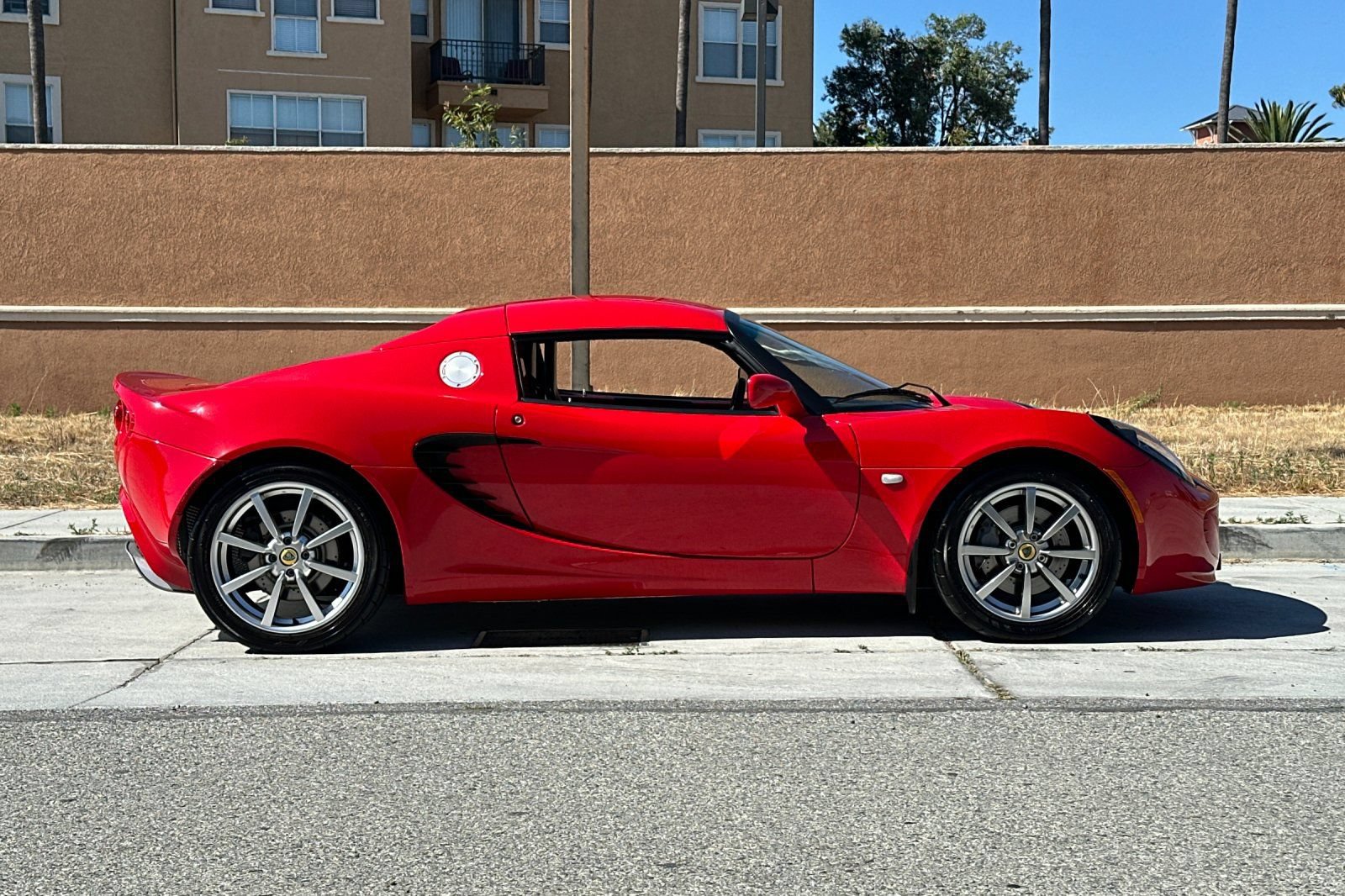 Used 2007 Lotus Elise RWD image 3