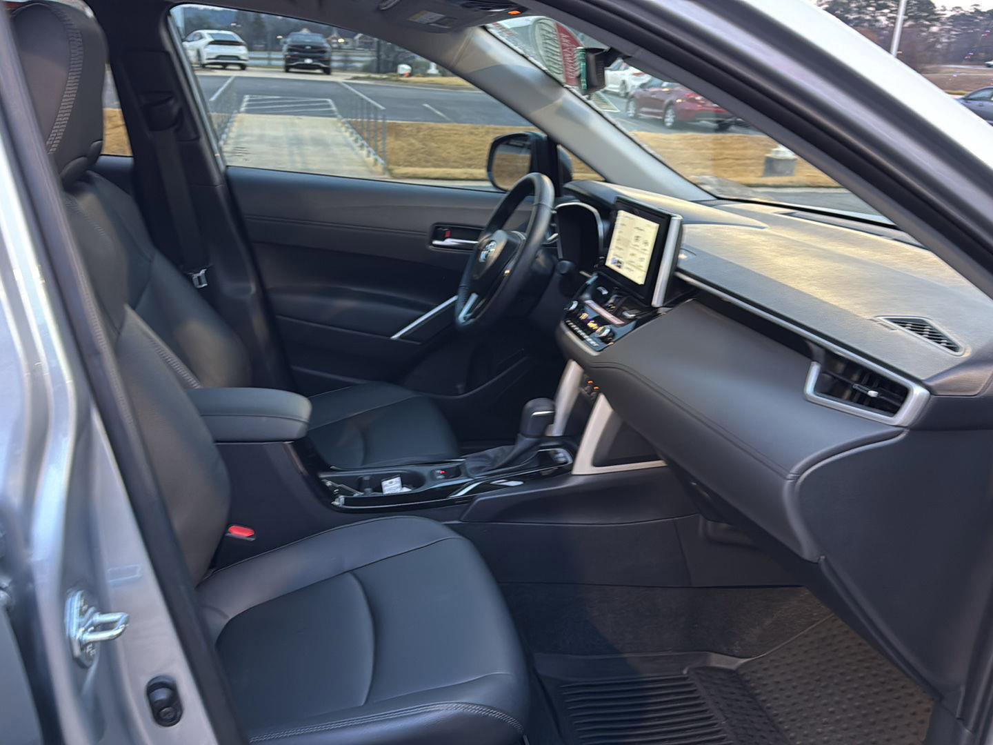 Certified 2025 Toyota Corolla Cross XLE image 10