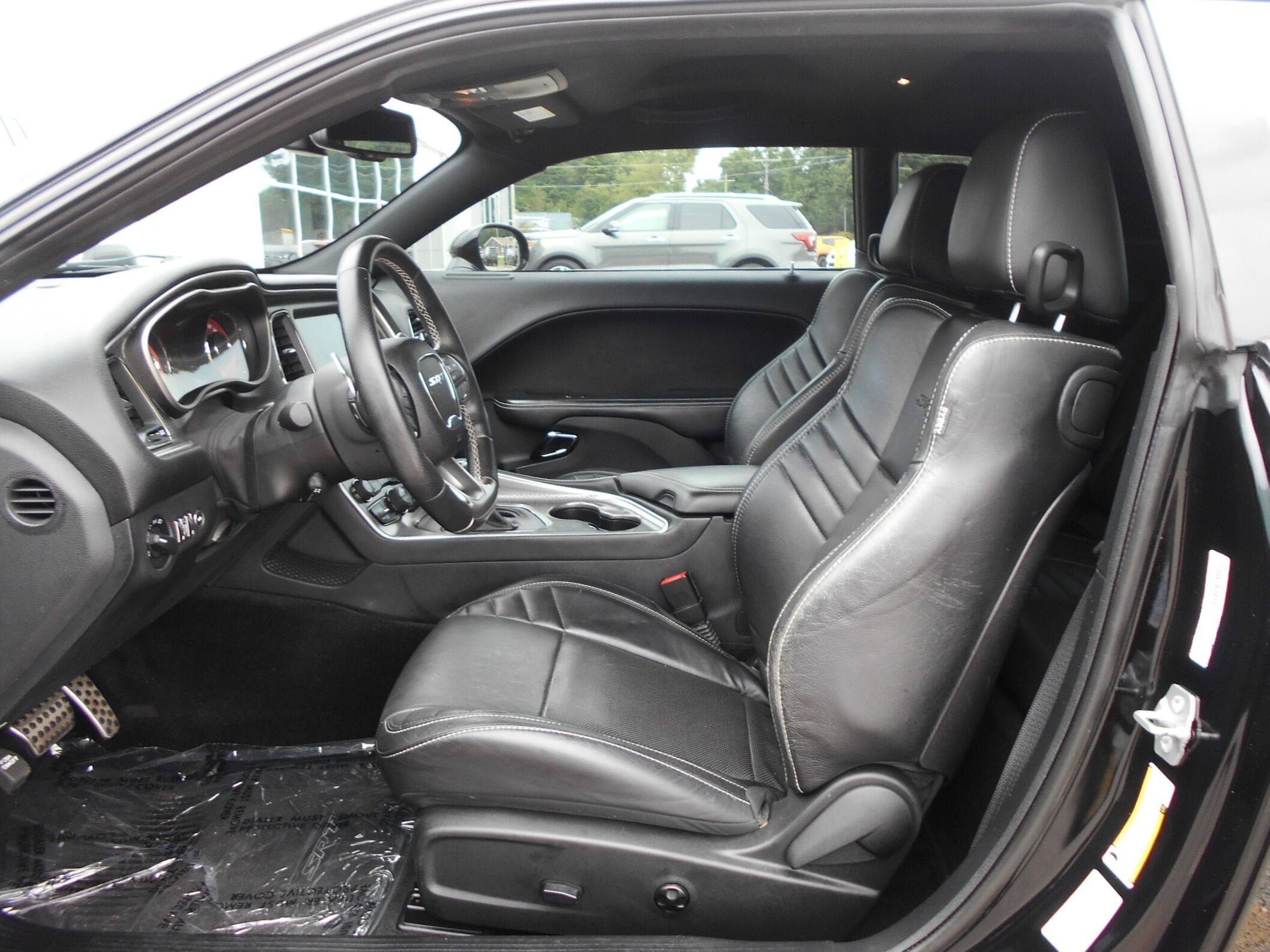 Used 2015 Dodge Challenger SRT Hellcat RWD image 6