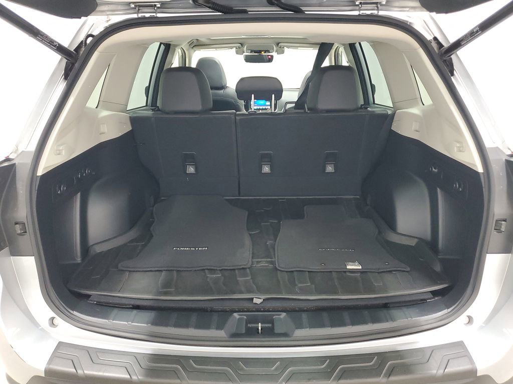 Used 2021 Subaru Forester Limited image 10