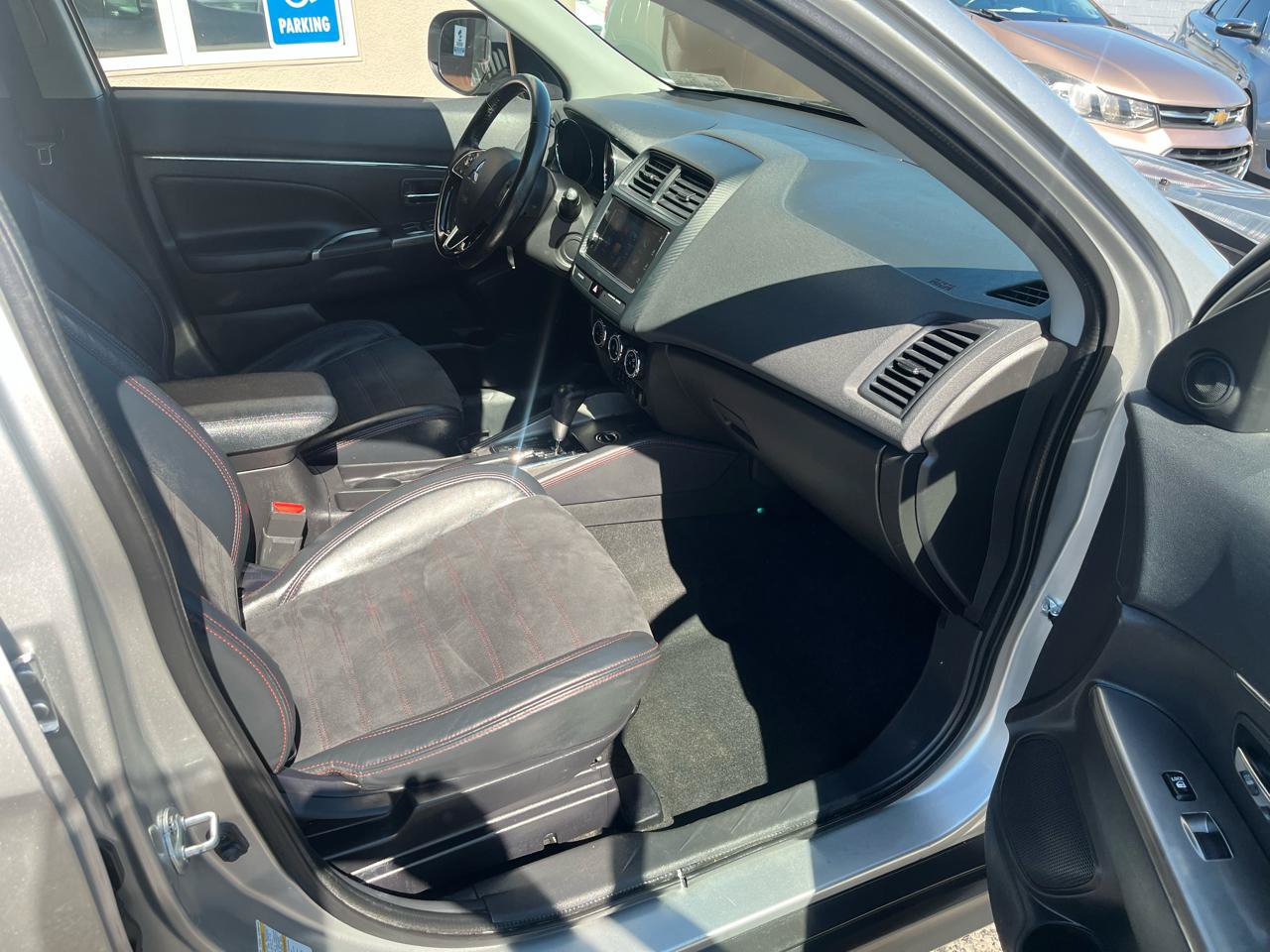 Used 2018 Mitsubishi Outlander Sport SE AWD/4WD image 28