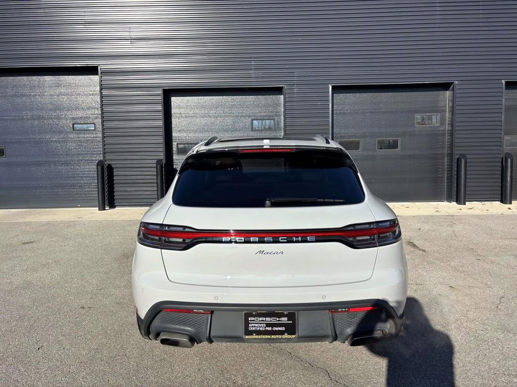 Certified 2024 Porsche Macan image 9