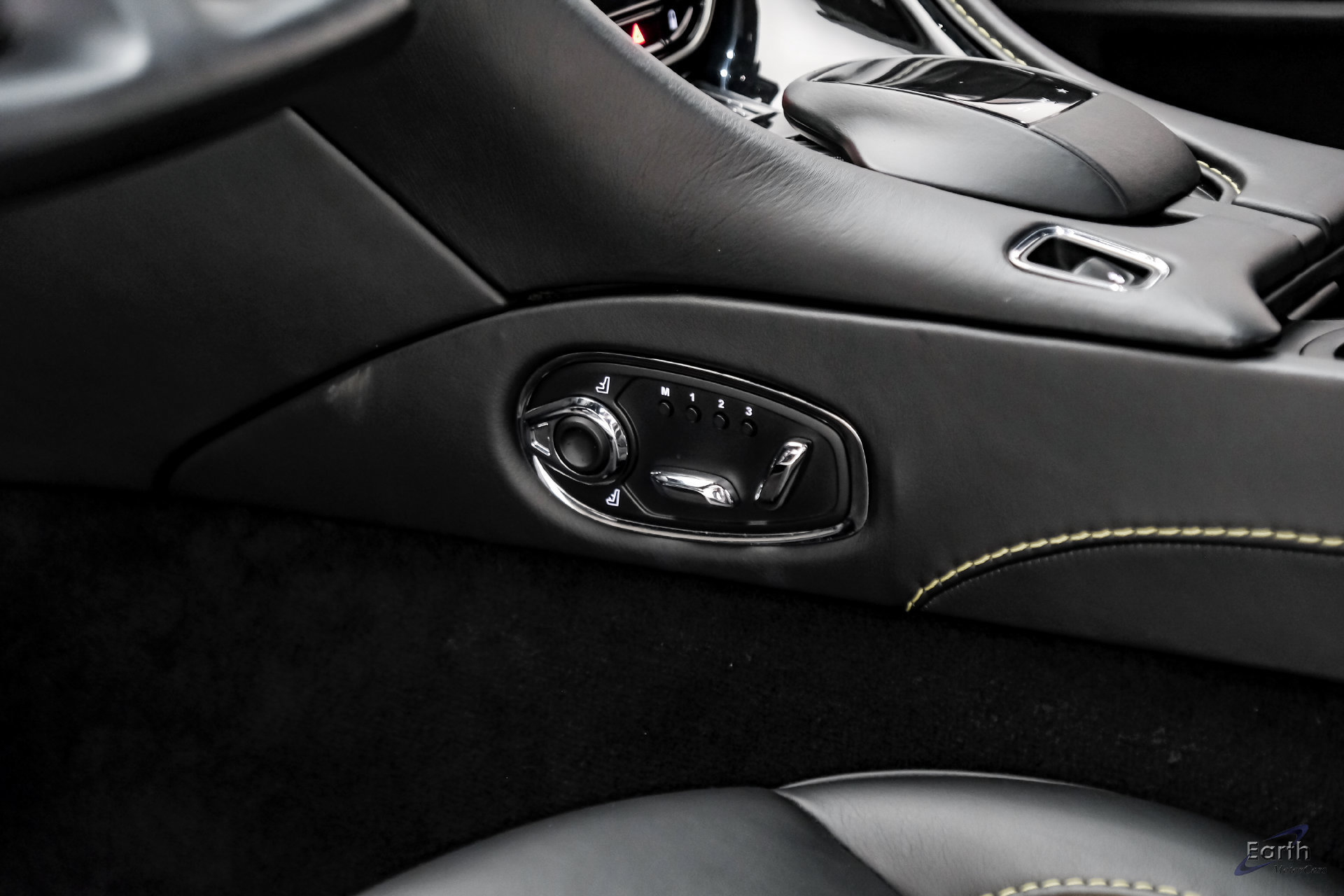 Used 2019 Aston Martin DBS Superleggera RWD image 62