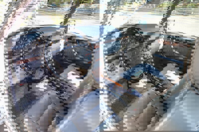 Used 1995 Mercedes-Benz E 320 Convertible image 45