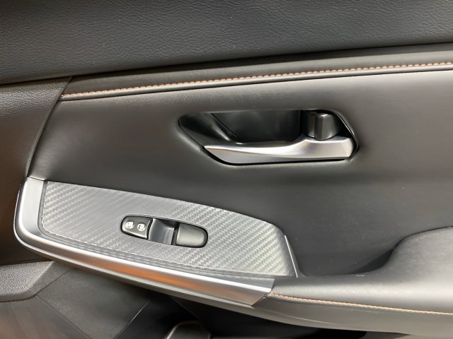 Certified 2023 Nissan Sentra SR FWD image 29
