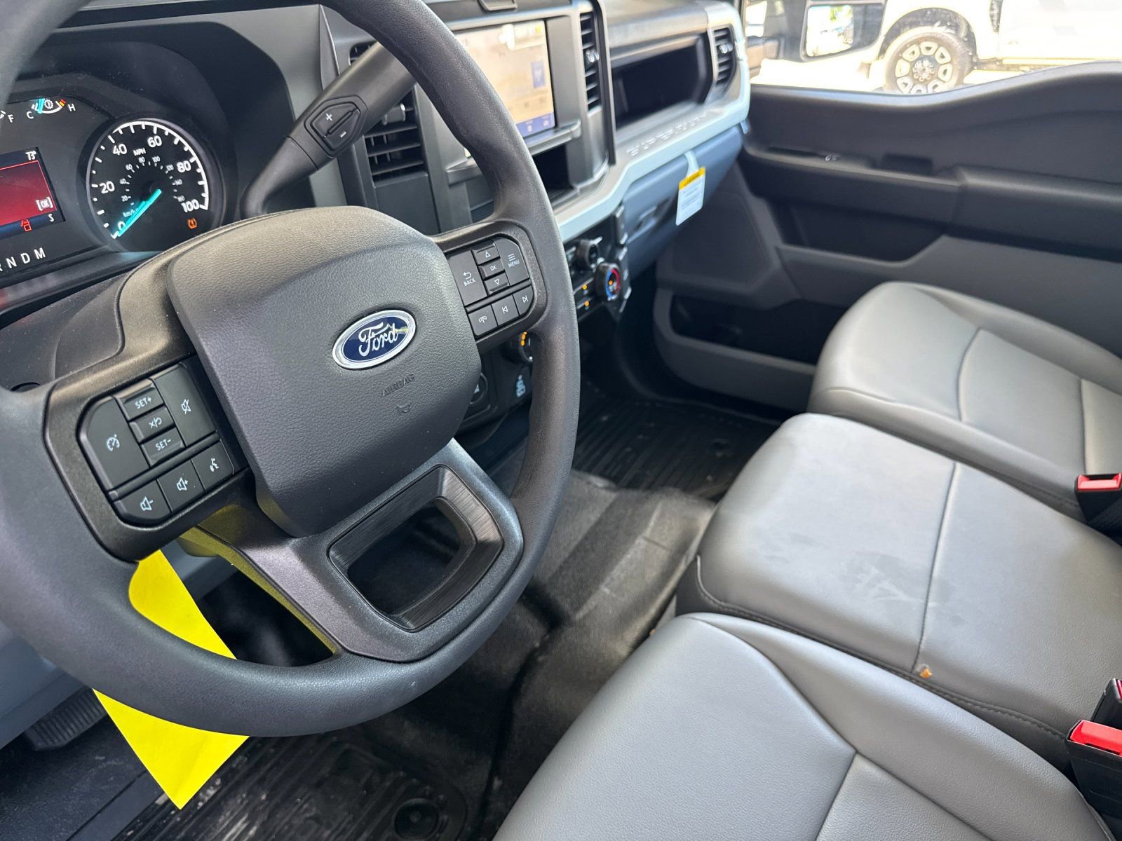 New 2026 Ford F250 XL w/ XL Chrome Package RWD image 9