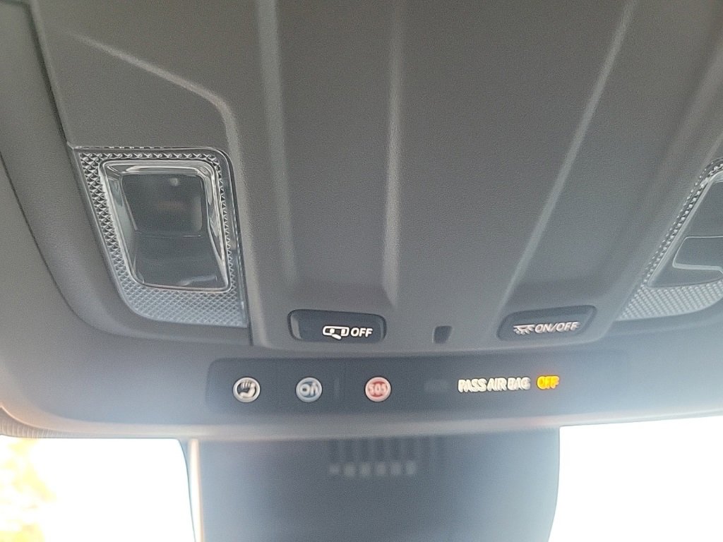 Certified 2025 Chevrolet Silverado 1500 LT image 21