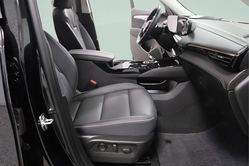 Used 2024 Buick Envision Avenir image 36