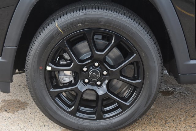 New 2026 Jeep Compass Latitude image 10